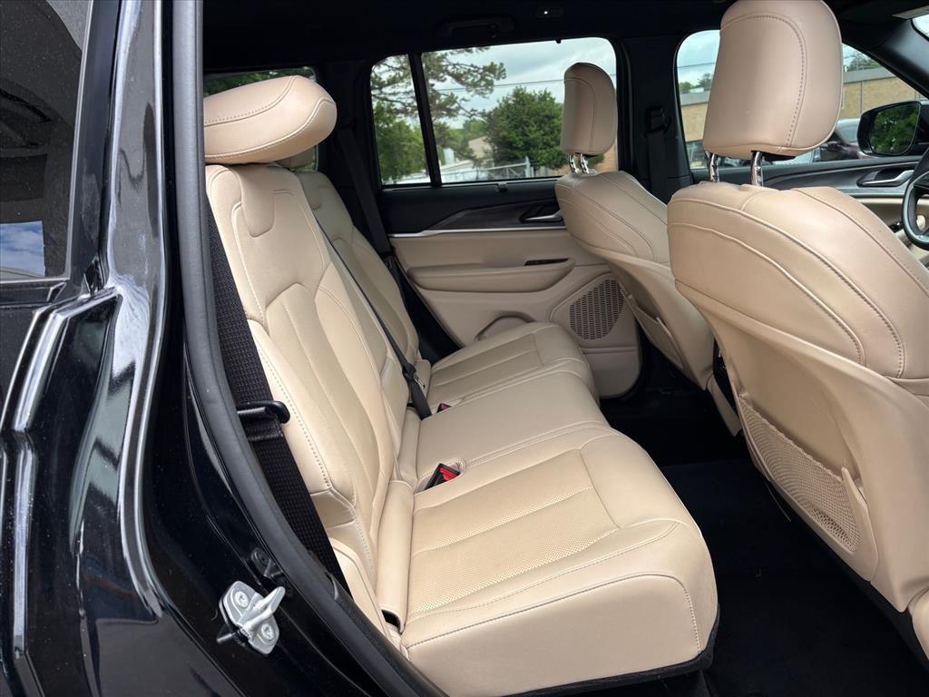used 2023 Jeep Grand Cherokee car, priced at $24,899