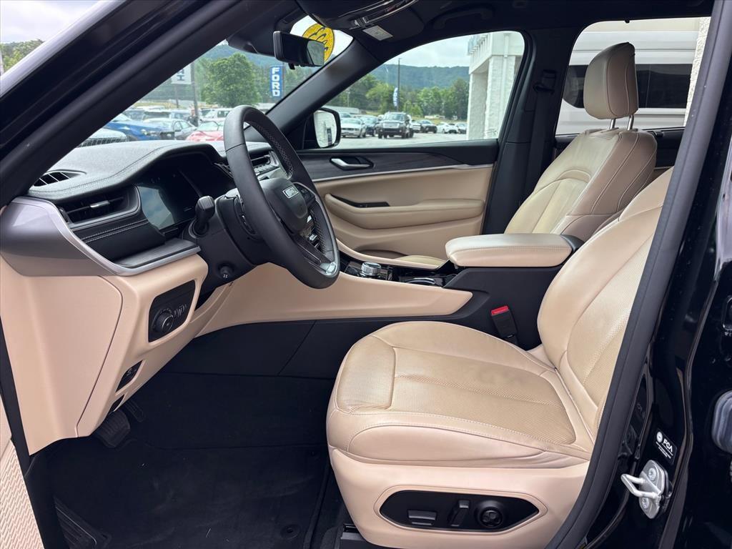 used 2023 Jeep Grand Cherokee car, priced at $24,899