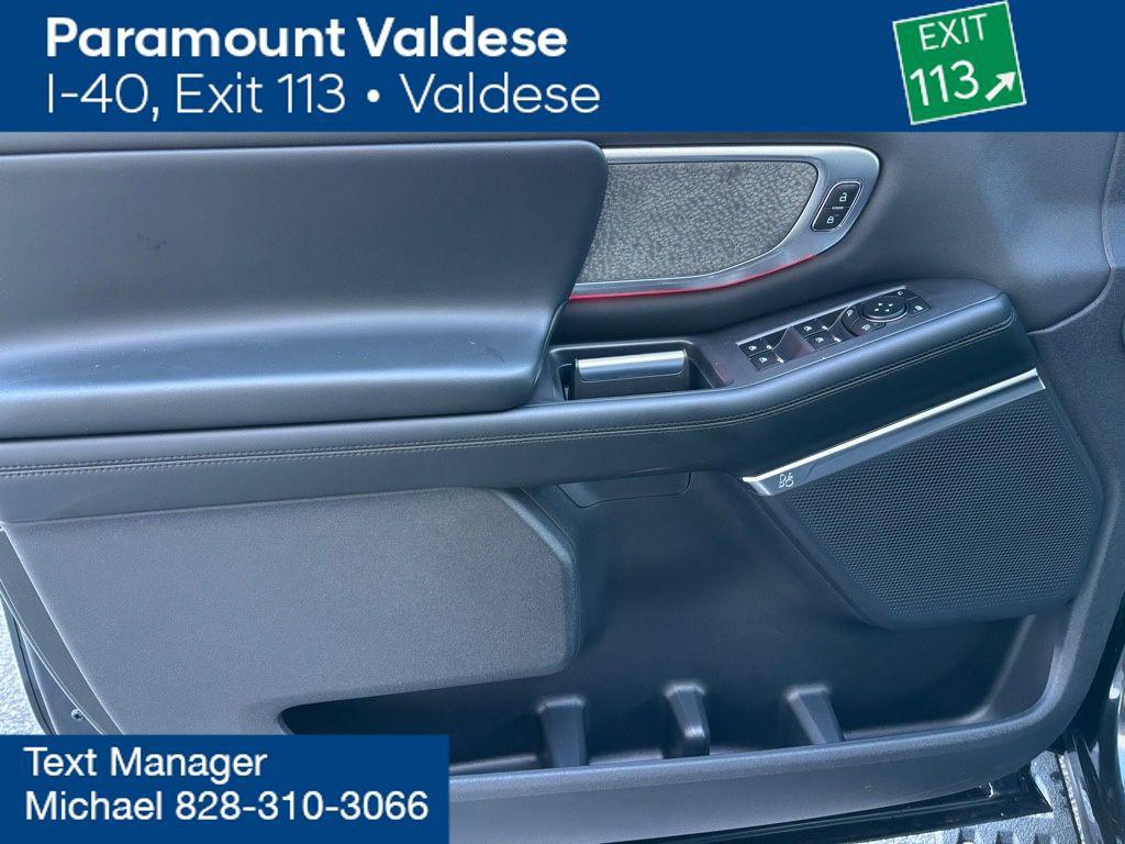 new 2025 Ford Expedition car, priced at $81,318