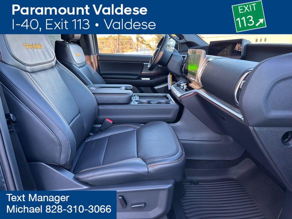 new 2025 Ford Expedition car, priced at $81,318