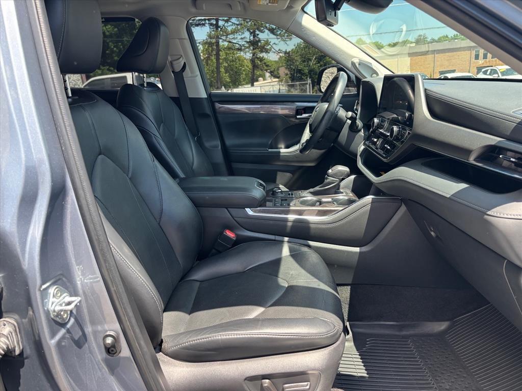 used 2023 Toyota Highlander car, priced at $36,138
