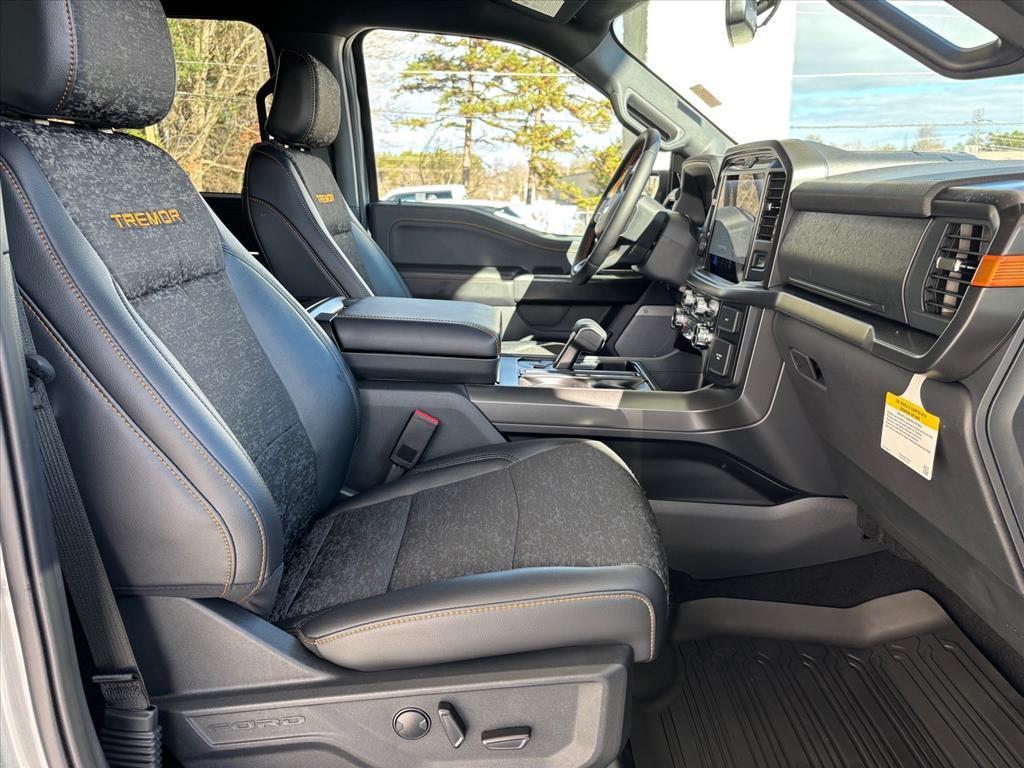 new 2025 Ford F-150 car, priced at $60,885