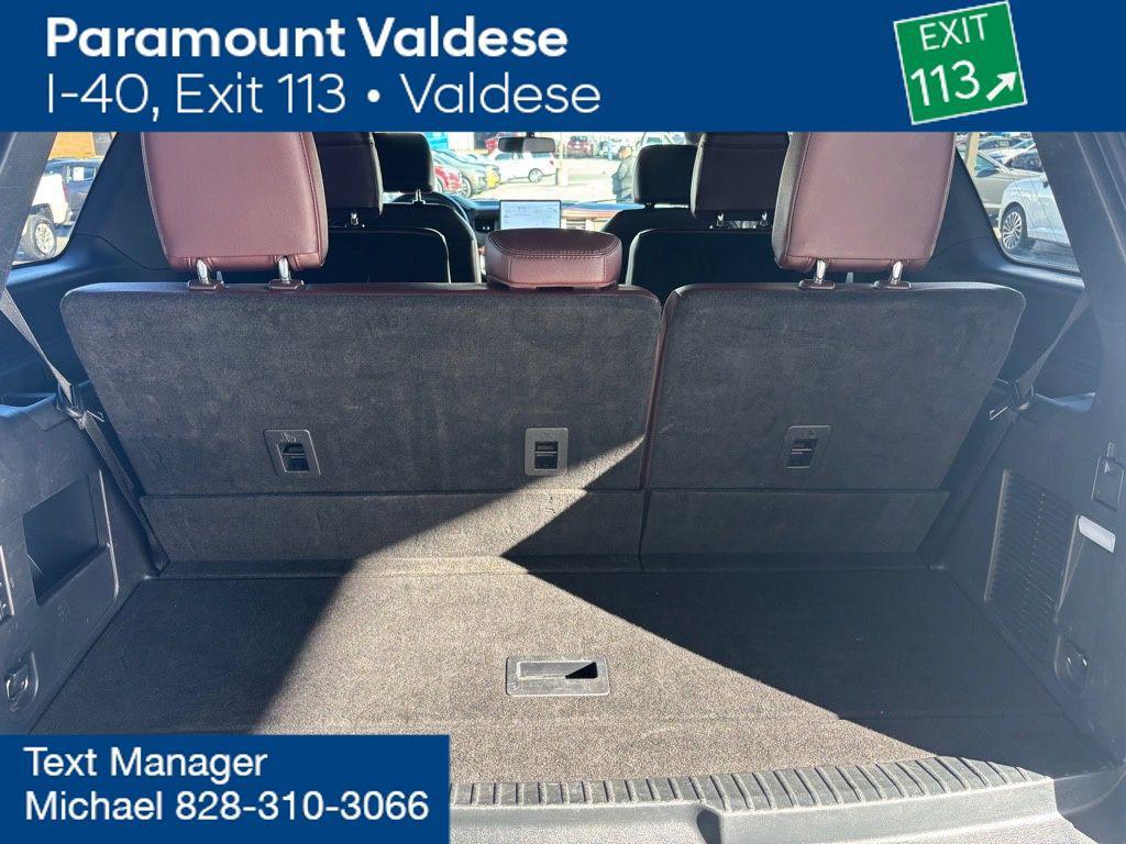 used 2024 Ford Expedition car, priced at $43,000