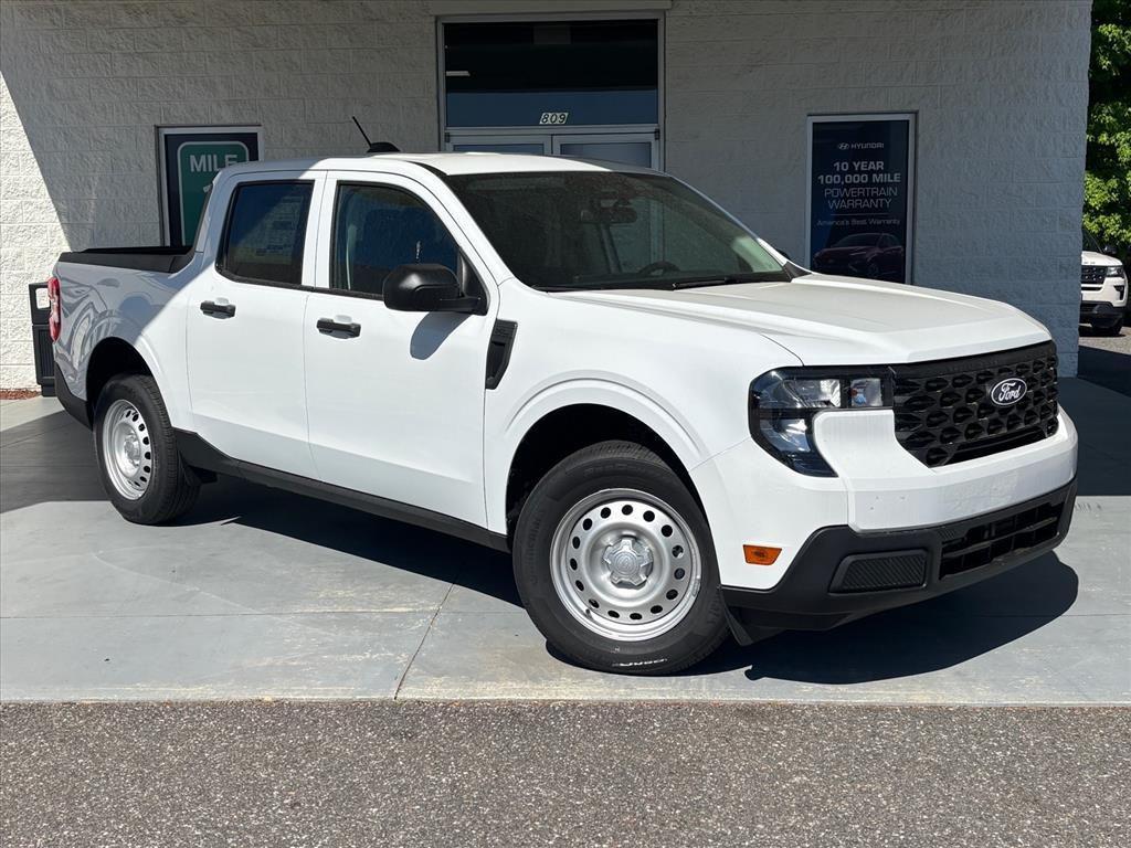 new 2025 Ford Maverick car, priced at $28,735
