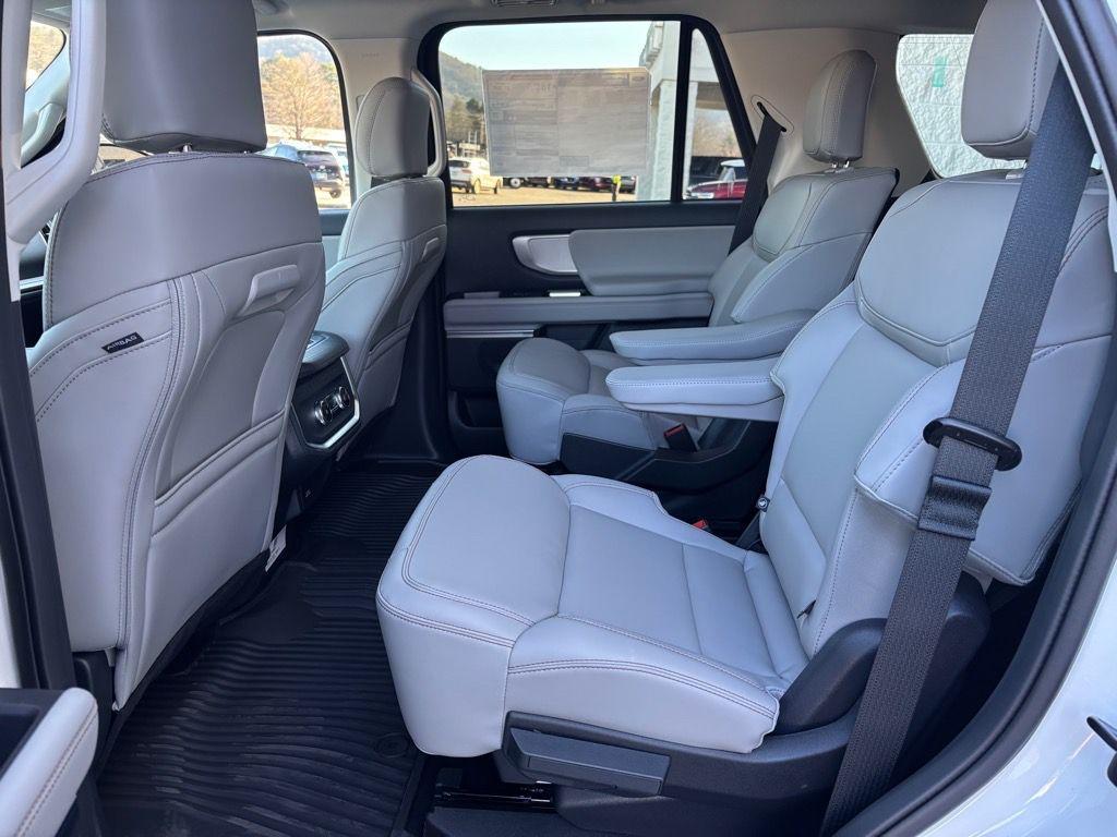 new 2025 Ford Expedition car, priced at $73,500