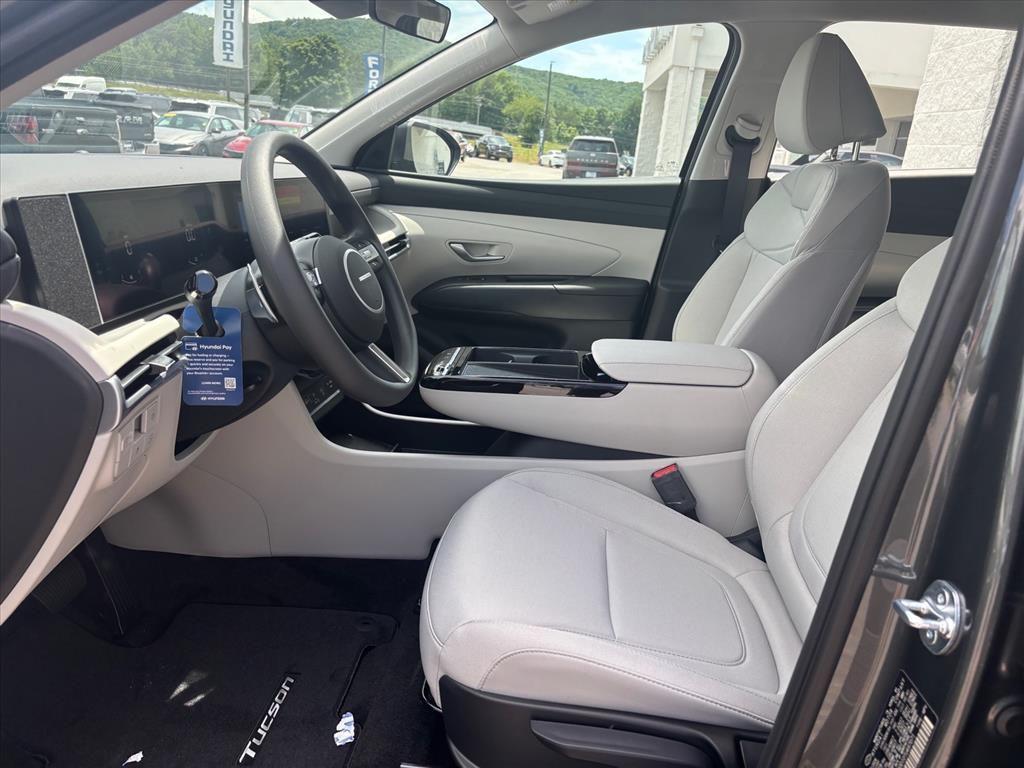 new 2026 Hyundai TUCSON Hybrid car, priced at $35,189
