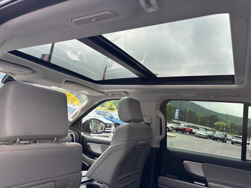 used 2025 Ford Expedition car, priced at $56,939
