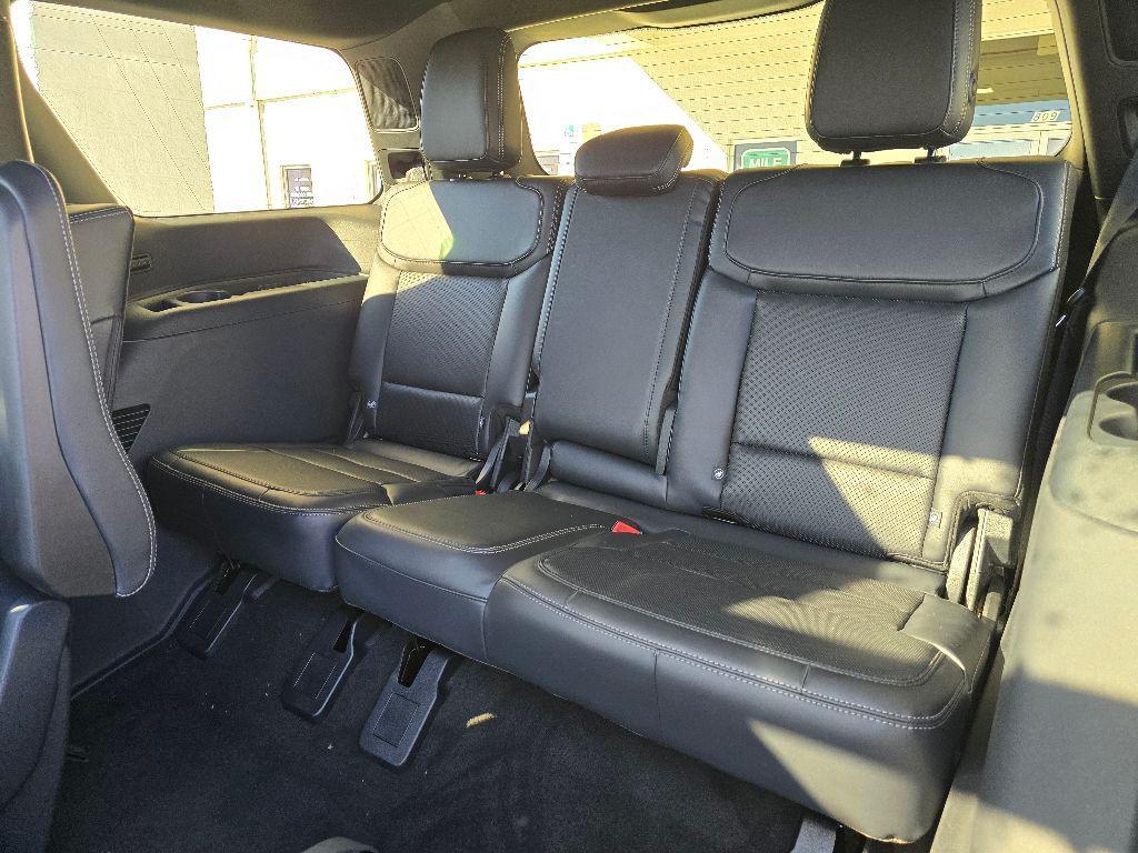 new 2025 Ford Expedition car, priced at $81,730