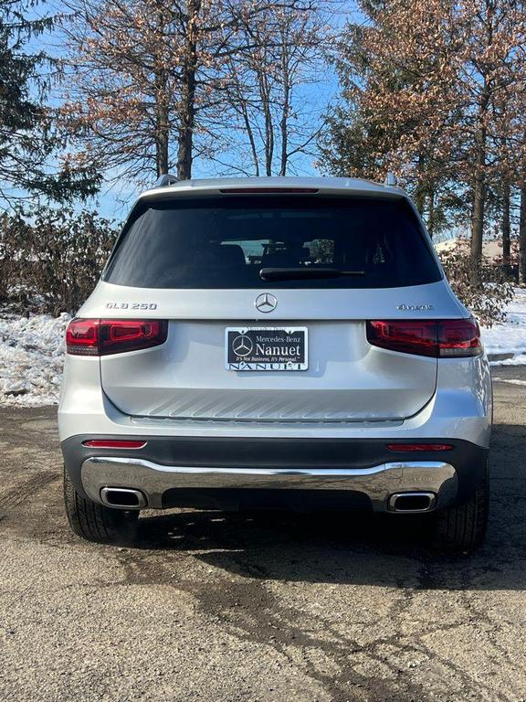 used 2022 Mercedes-Benz GLB 250 car, priced at $26,210