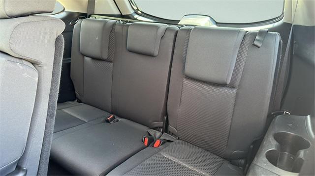 used 2019 Toyota Highlander Hybrid car, priced at $14,100