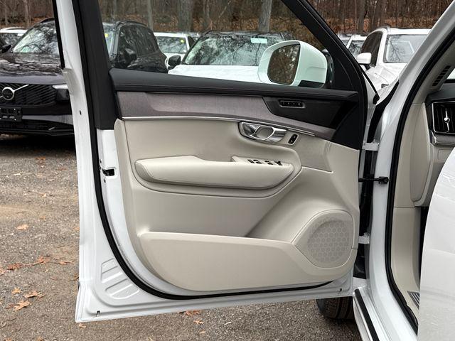 new 2026 Volvo XC90 car, priced at $75,155