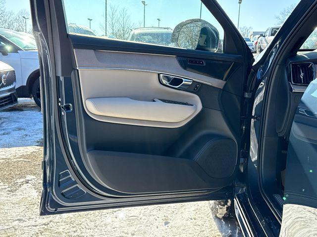 new 2026 Volvo XC90 car, priced at $71,945