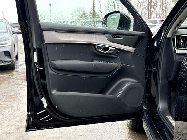 new 2026 Volvo XC90 car, priced at $75,270