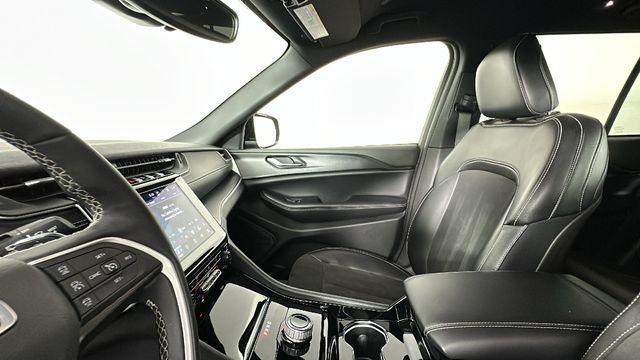 used 2023 Jeep Grand Cherokee car, priced at $31,445