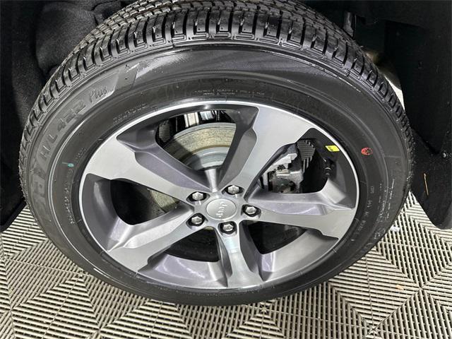 new 2026 Jeep Grand Cherokee car, priced at $49,465