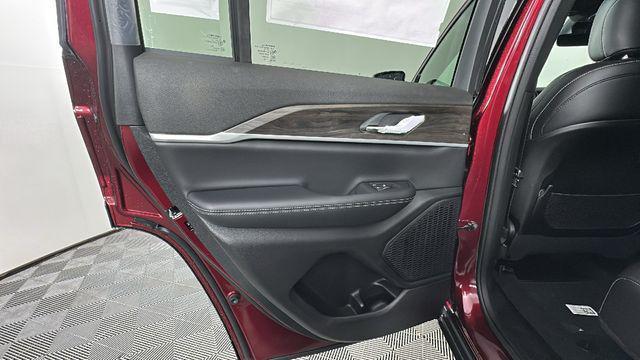 new 2026 Jeep Grand Cherokee car, priced at $47,850