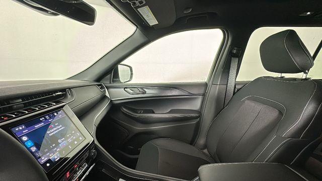 new 2026 Jeep Grand Cherokee car, priced at $44,985