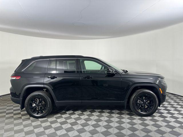 new 2026 Jeep Grand Cherokee car, priced at $48,945