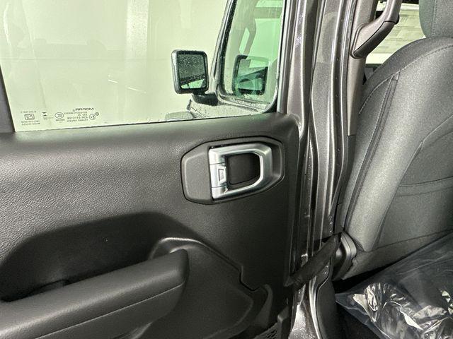 new 2026 Jeep Gladiator car, priced at $42,727