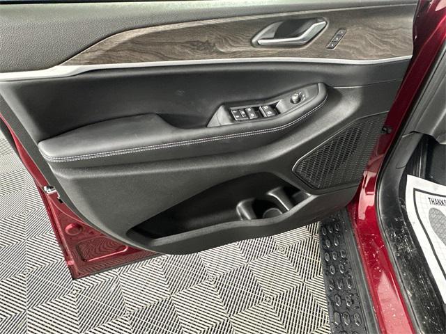 new 2025 Jeep Grand Cherokee car, priced at $49,763