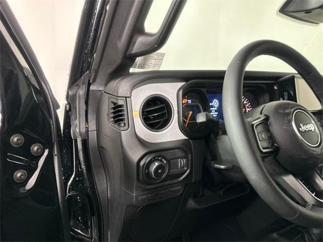 new 2026 Jeep Wrangler car, priced at $46,309