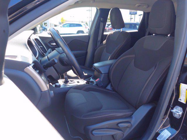 used 2017 Jeep Cherokee car