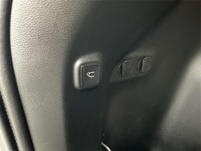 used 2019 Jeep Cherokee car, priced at $16,995