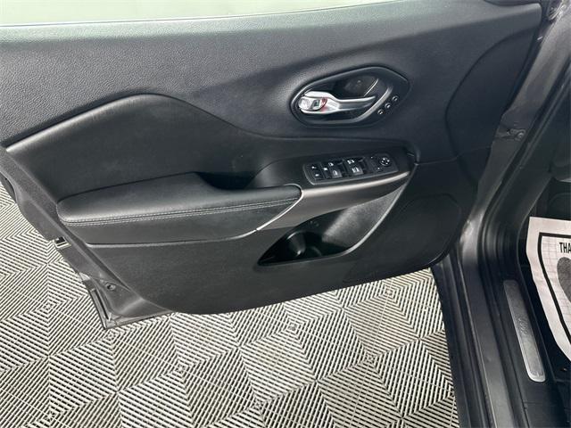 used 2019 Jeep Cherokee car, priced at $16,995