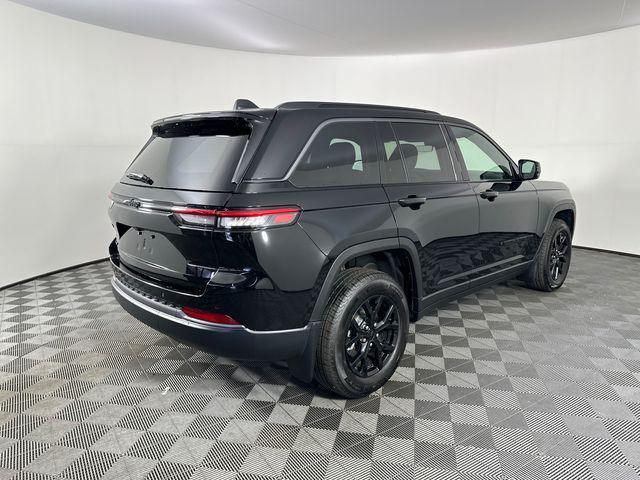 new 2026 Jeep Grand Cherokee car, priced at $42,882
