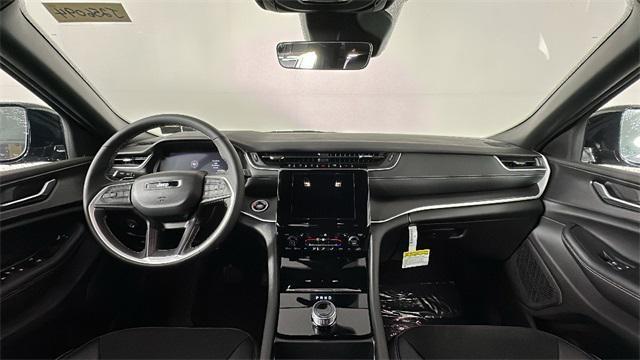 new 2025 Jeep Grand Cherokee car, priced at $42,499