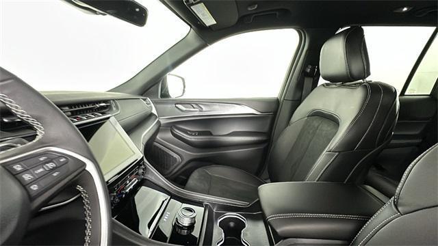 new 2025 Jeep Grand Cherokee car, priced at $42,499