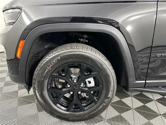 new 2025 Jeep Grand Cherokee car, priced at $42,499
