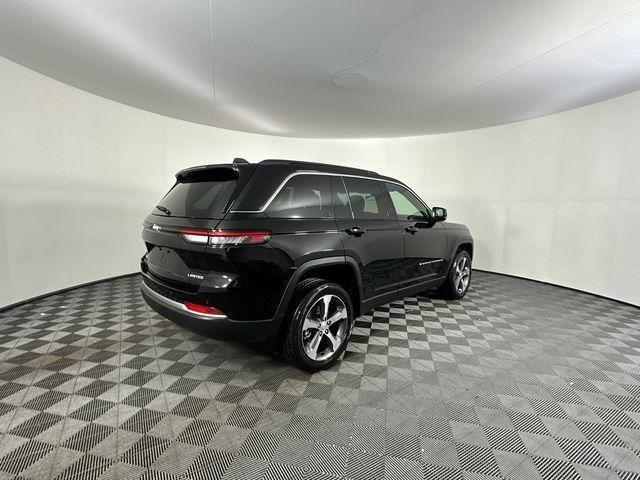 new 2026 Jeep Grand Cherokee car, priced at $44,242