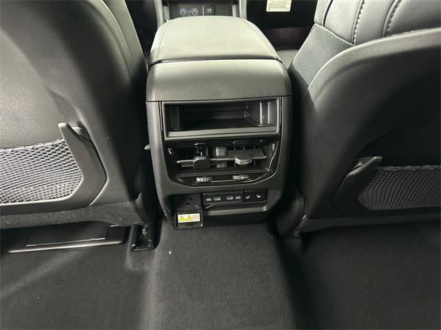 new 2026 Jeep Grand Cherokee car, priced at $48,992