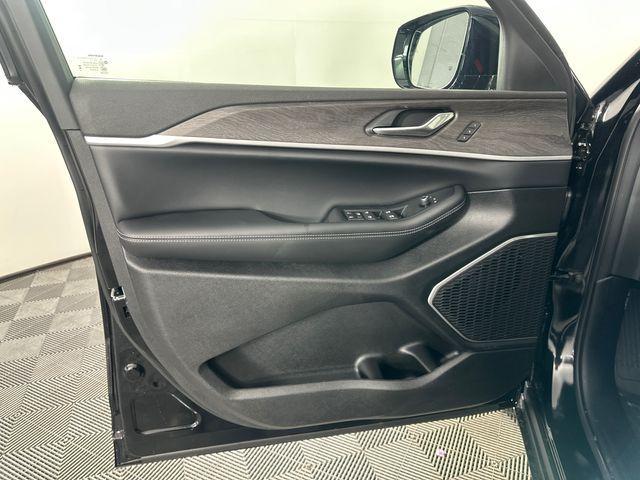 new 2026 Jeep Grand Cherokee car, priced at $49,055