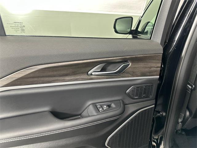 new 2026 Jeep Grand Cherokee car, priced at $48,992