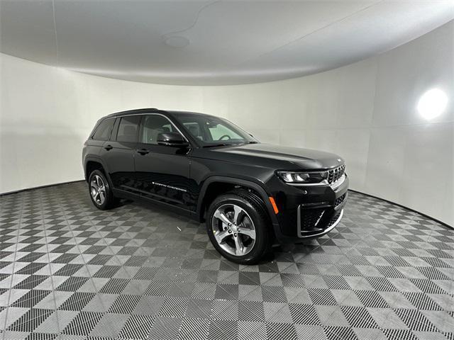 new 2026 Jeep Grand Cherokee car, priced at $48,992