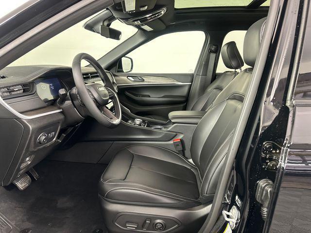 new 2026 Jeep Grand Cherokee car, priced at $44,242