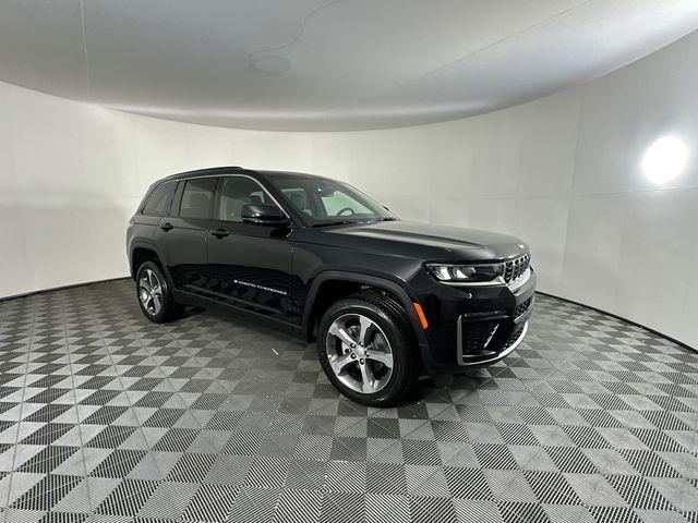 new 2026 Jeep Grand Cherokee car, priced at $49,055