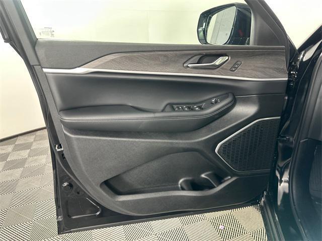 new 2026 Jeep Grand Cherokee car, priced at $48,992