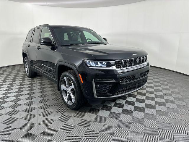 new 2026 Jeep Grand Cherokee car, priced at $52,925