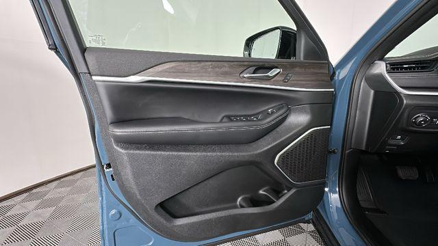 new 2026 Jeep Grand Cherokee L car, priced at $47,946