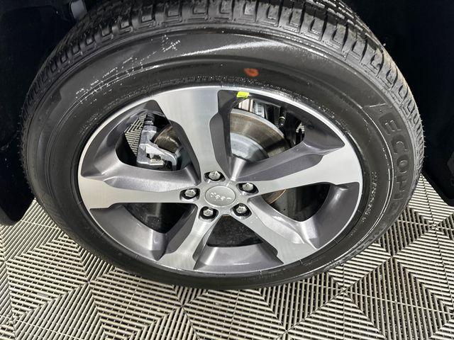 new 2026 Jeep Grand Cherokee car, priced at $48,985