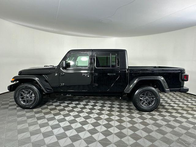 new 2026 Jeep Gladiator car, priced at $45,985