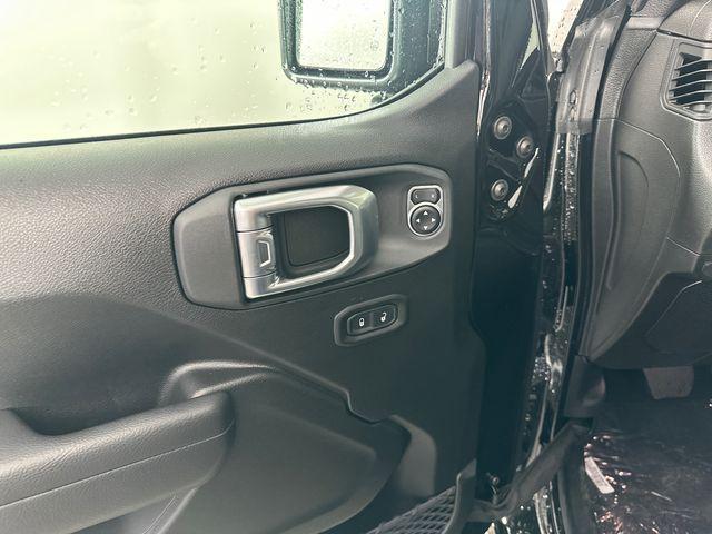 new 2026 Jeep Gladiator car, priced at $45,985