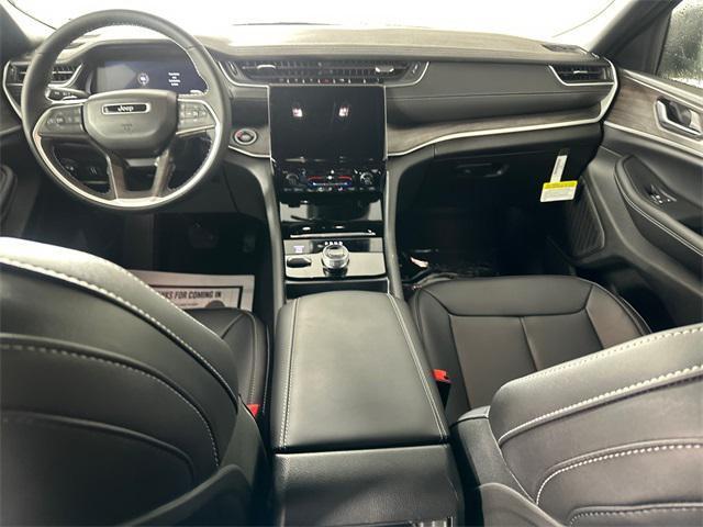 new 2025 Jeep Grand Cherokee car, priced at $49,763