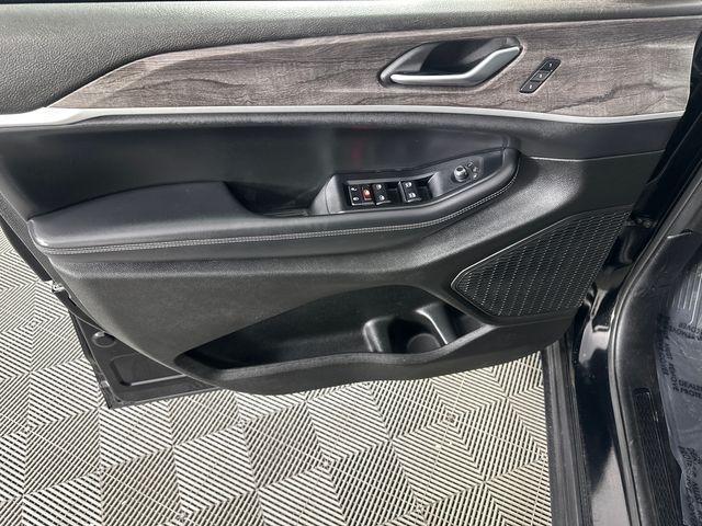 used 2023 Jeep Grand Cherokee car, priced at $30,946