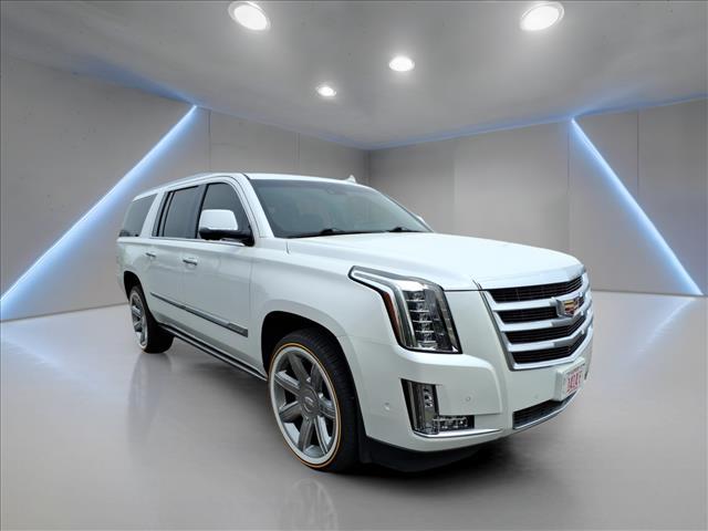 used 2019 Cadillac Escalade ESV car, priced at $38,900