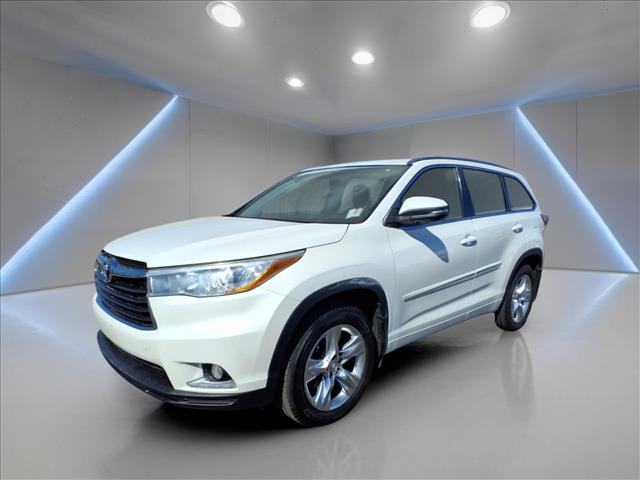 used 2015 Toyota Highlander car, priced at $17,900
