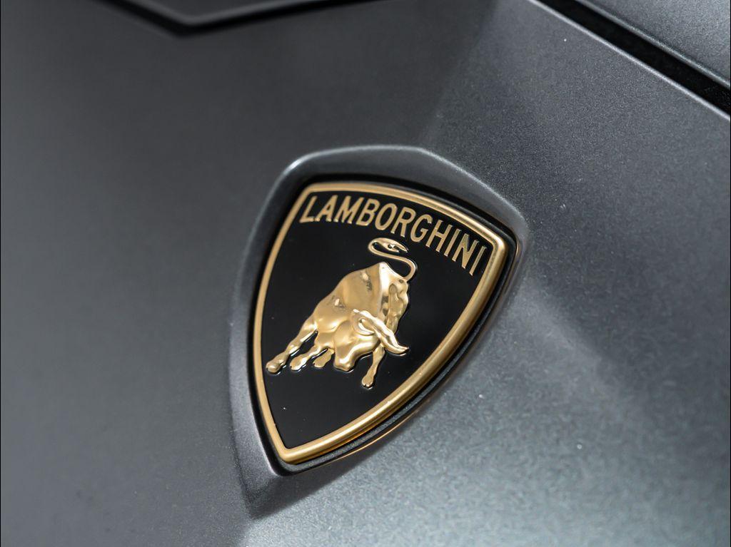 used 2019 Lamborghini Urus car, priced at $162,530